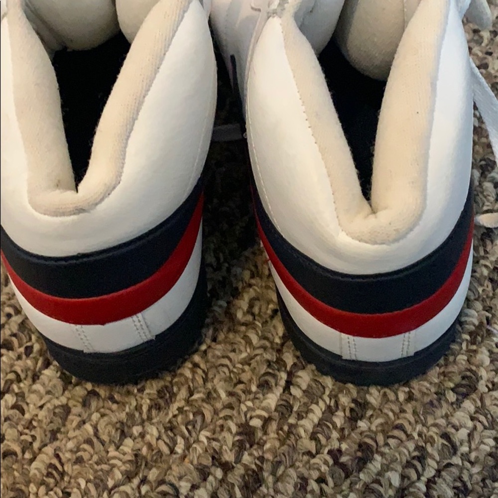 Filas - Picture 3 of 3